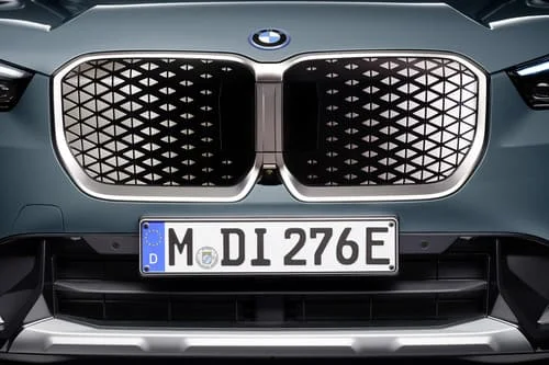 BMW iX1 eDrive 20 bumper