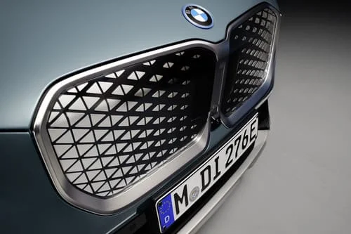 BMW iX1 eDrive 20 grille